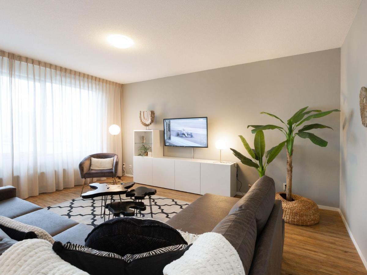 Sea View In Near 3 Bedrooms *